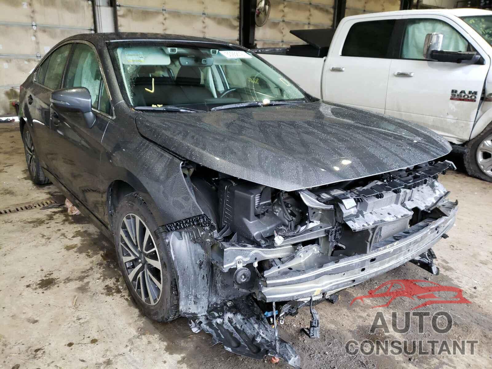 SUBARU LEGACY 2018 - 4S3BNAF68J3042363