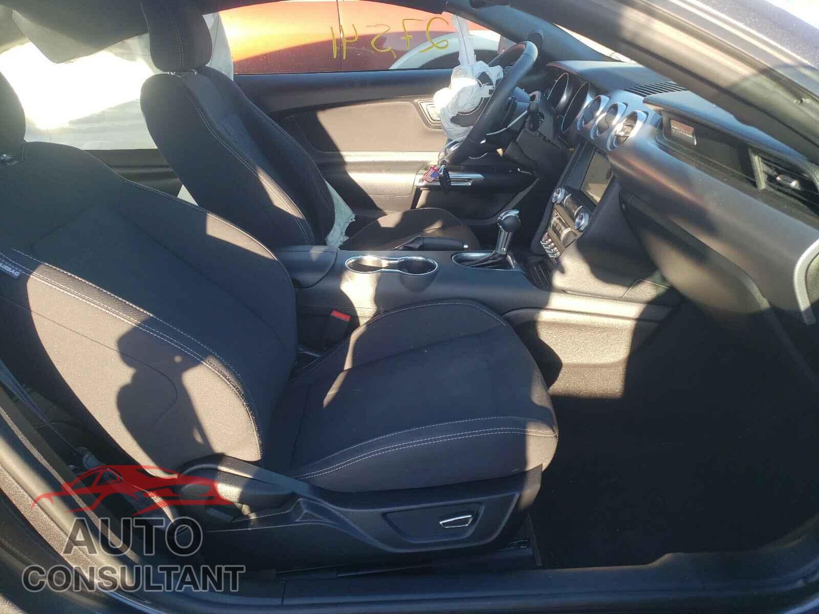FORD MUSTANG 2019 - 1FA6P8TH2K5120285