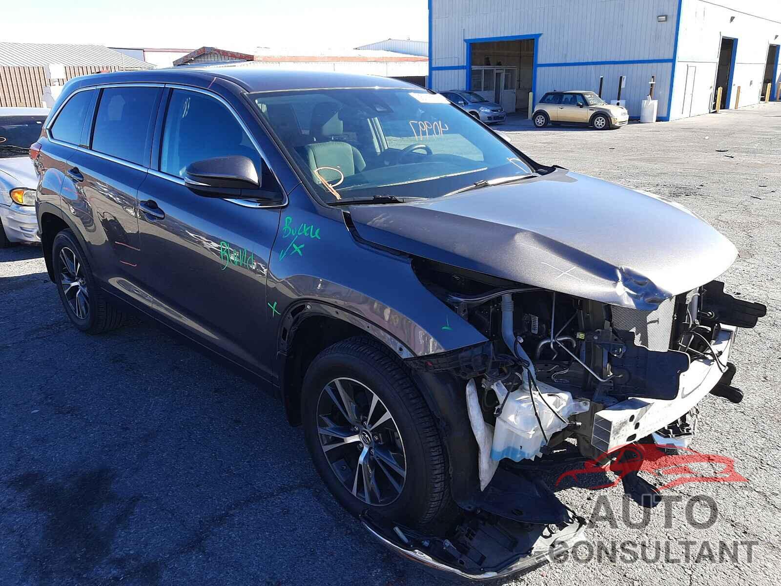 TOYOTA HIGHLANDER 2019 - 5TDBZRFH8KS944709