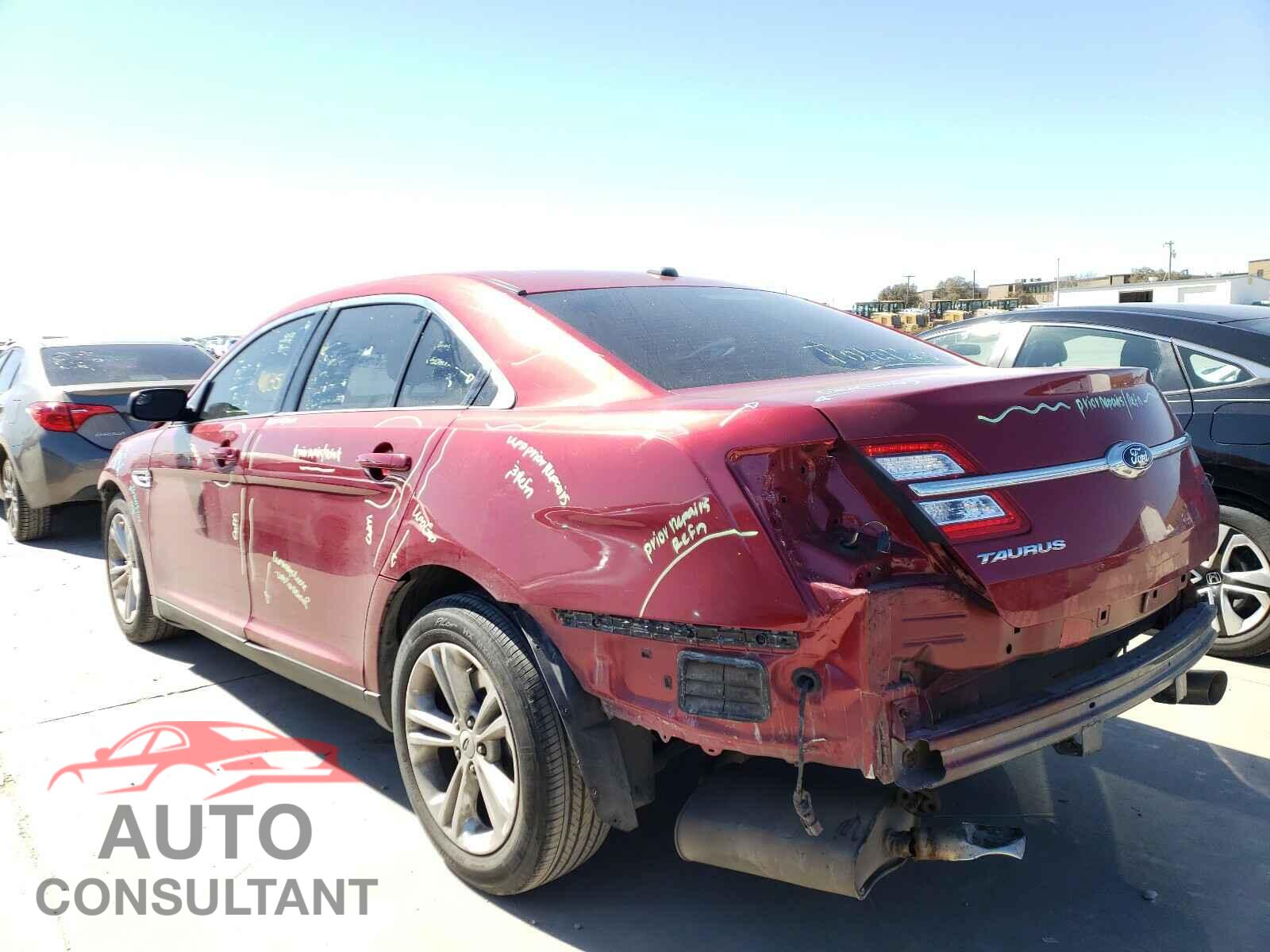 FORD TAURUS 2018 - 1FAHP2E80JG129380