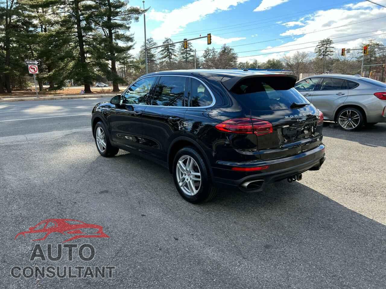 PORSCHE CAYENNE 2016 - WP1AA2A24GKA37143