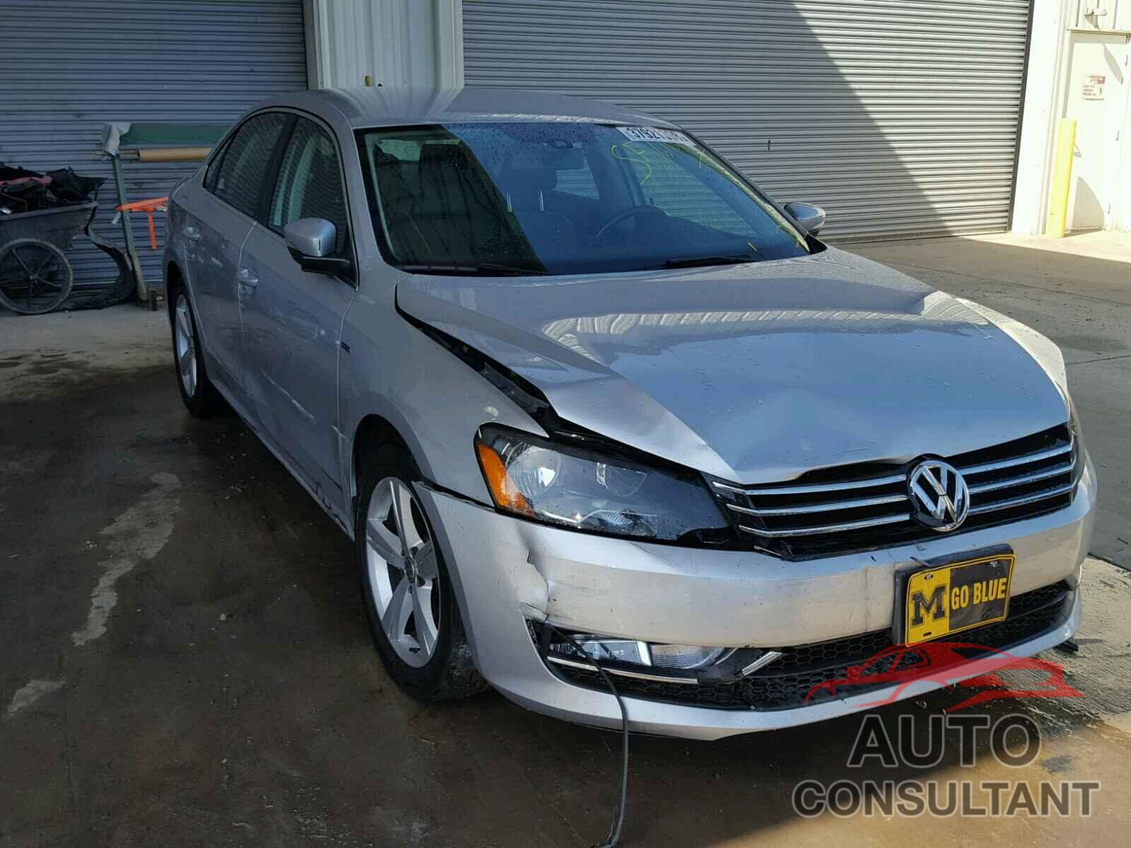 VOLKSWAGEN PASSAT 2015 - 1VWAT7A37FC114899