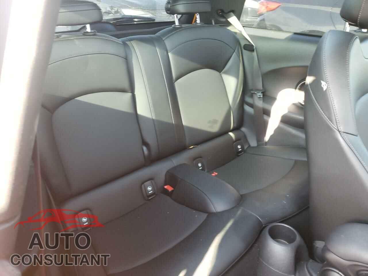 MINI COOPER 2015 - WMWXP7C59F2A42304