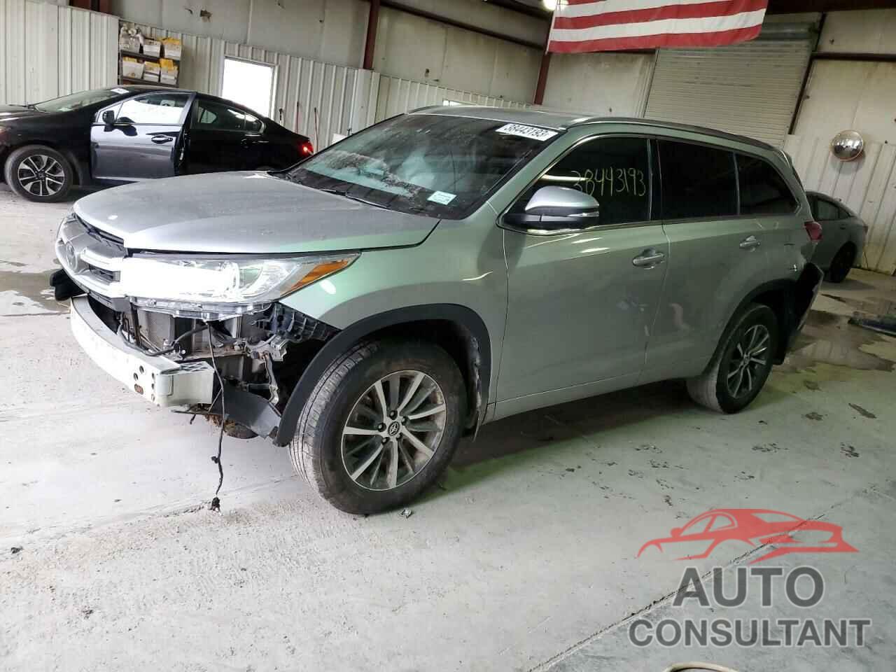 TOYOTA HIGHLANDER 2018 - 5TDJZRFH9JS814187