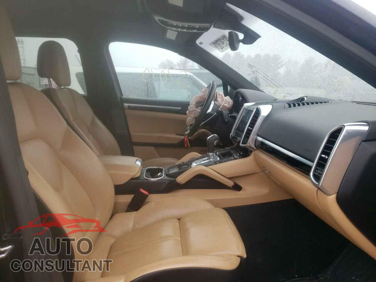 PORSCHE CAYENNE 2018 - WP1AA2A23JKA03766