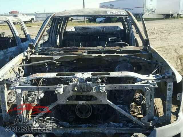 CHEVROLET SILVERADO 2017 - 3GCUKREC3HG162425