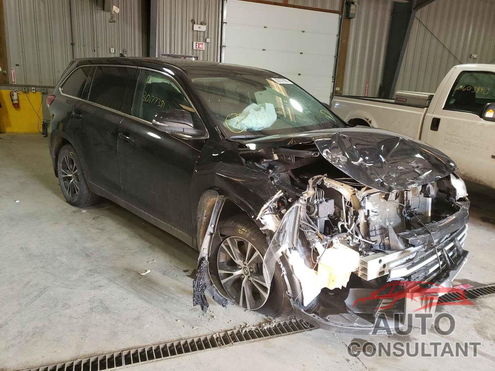 TOYOTA HIGHLANDER 2019 - 5TDBZRFH6KS949455