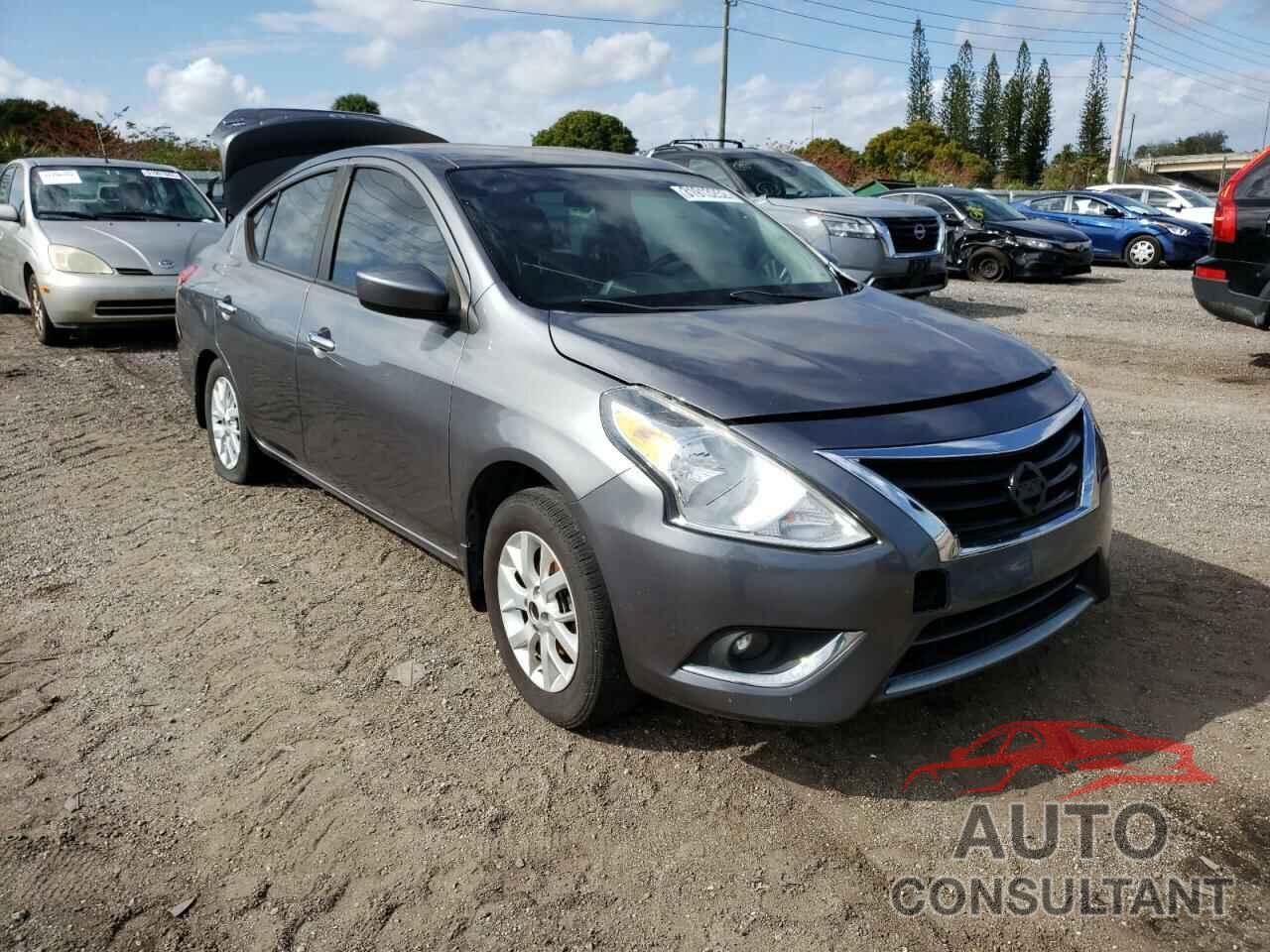 NISSAN VERSA 2017 - 3N1CN7AP5HL810180