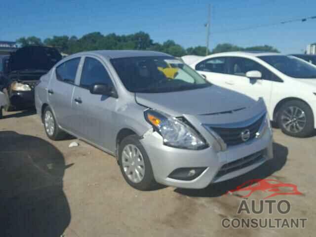 NISSAN VERSA 2015 - YV4902RM8G2812750