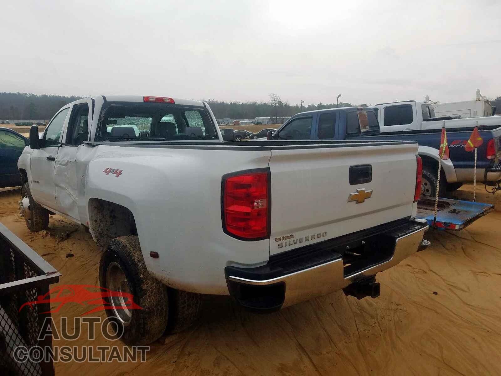 CHEVROLET SILVERADO 2015 - 5YFHPMAE3MP158523