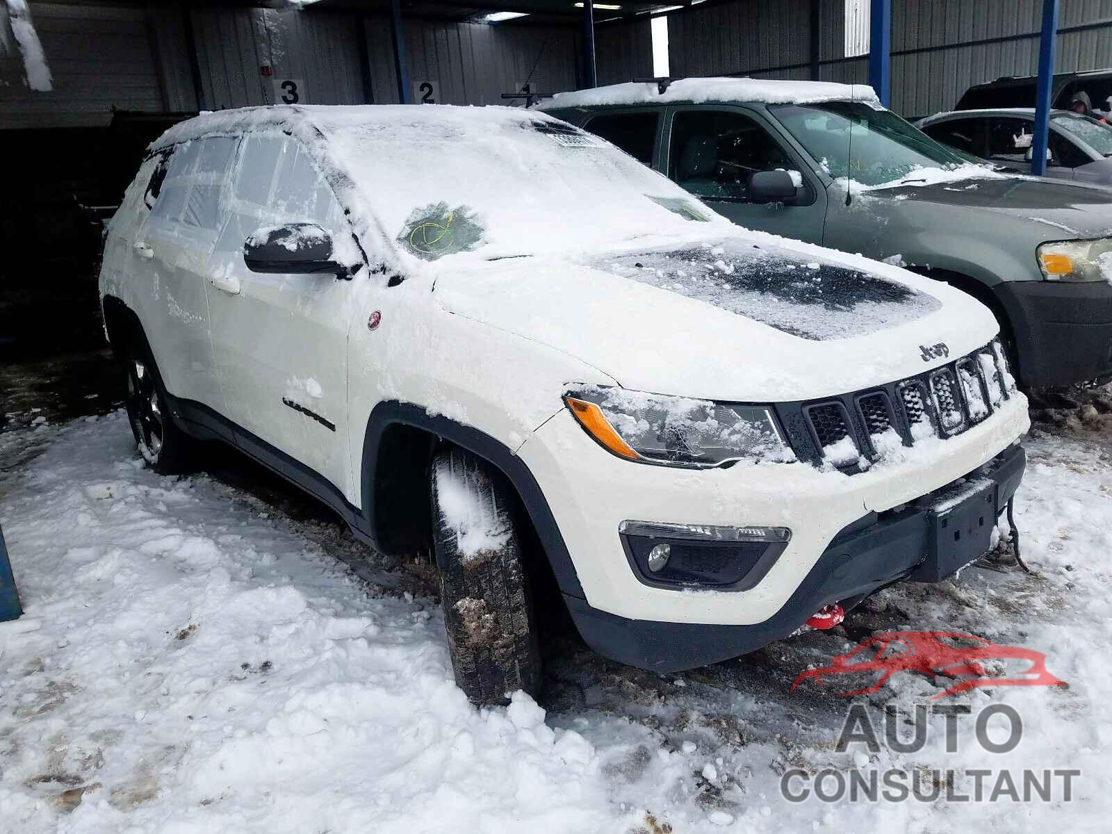 JEEP COMPASS 2018 - 3C4NJDDB5JT211947