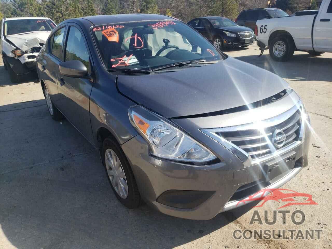NISSAN VERSA 2018 - 3N1CN7AP0JL805426