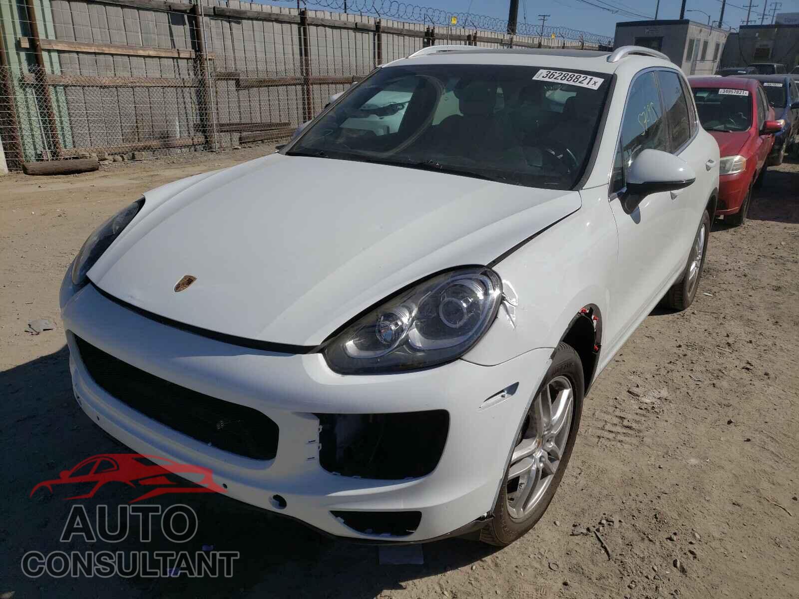 PORSCHE CAYENNE 2016 - WP1AA2A29GKA14571