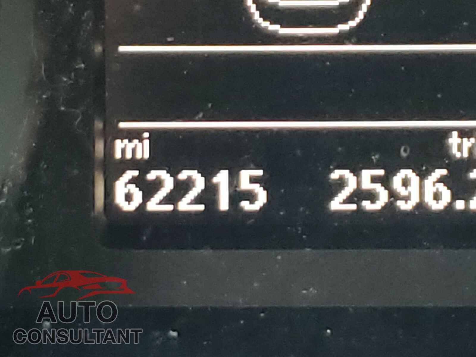 VOLKSWAGEN PASSAT 2017 - 1VWAT7A38HC069040