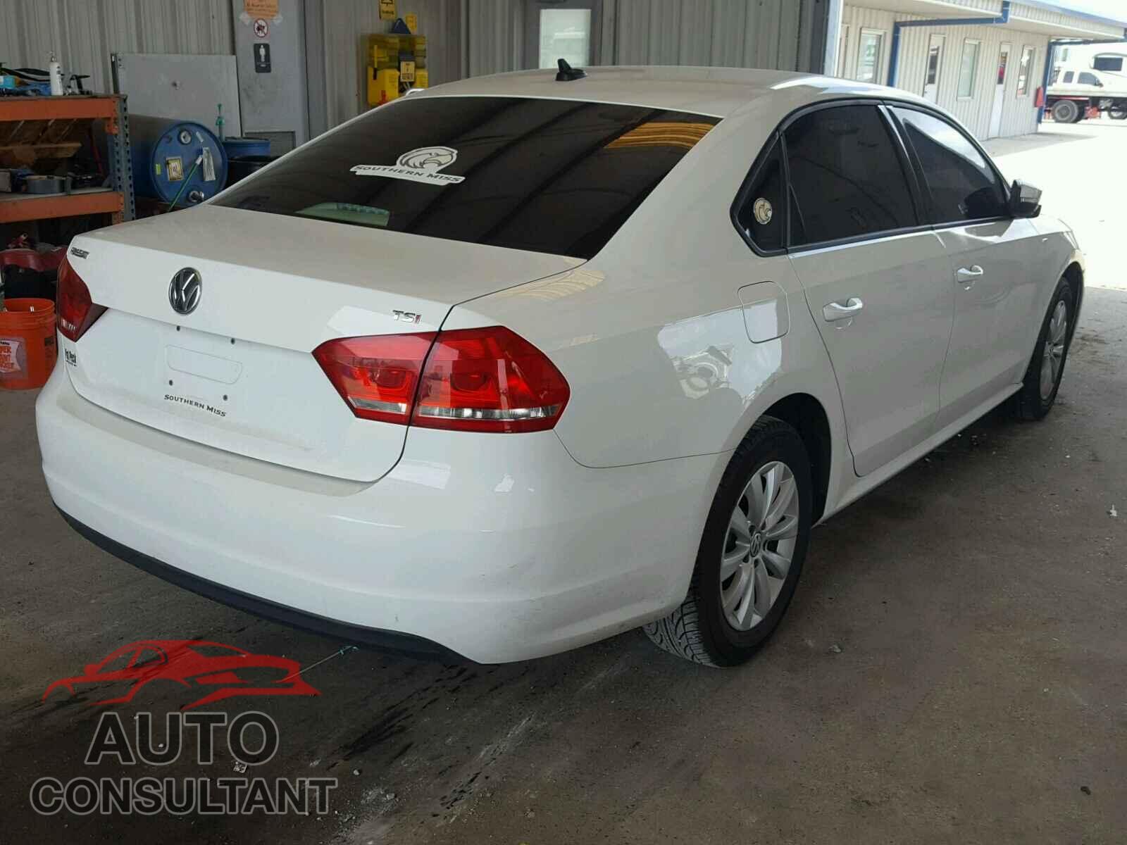 VOLKSWAGEN PASSAT 2015 - 1VWAS7A30FC068836