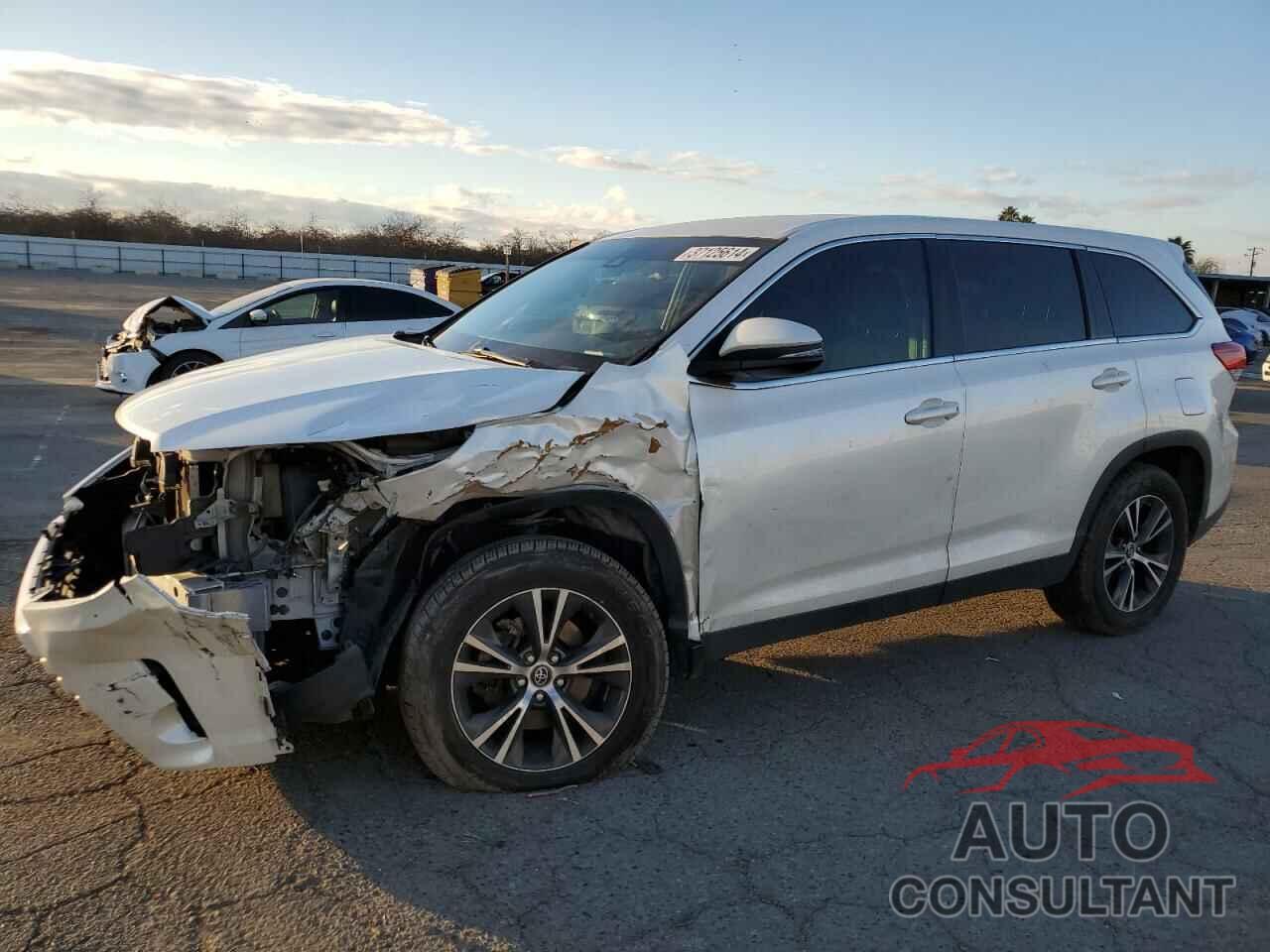 TOYOTA HIGHLANDER 2019 - 5TDZARFH1KS047804