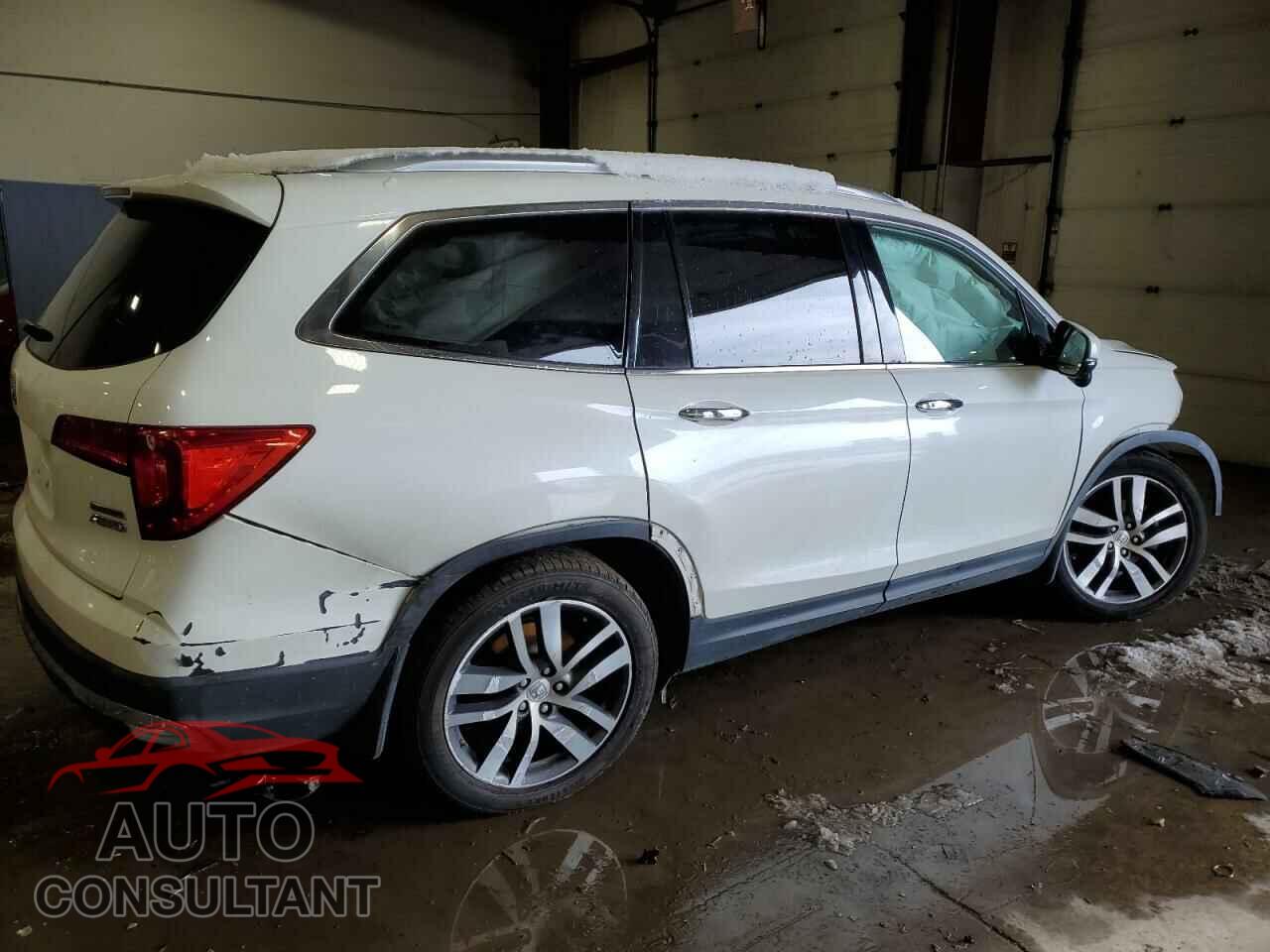 HONDA PILOT 2017 - 5FNYF6H90HB034606