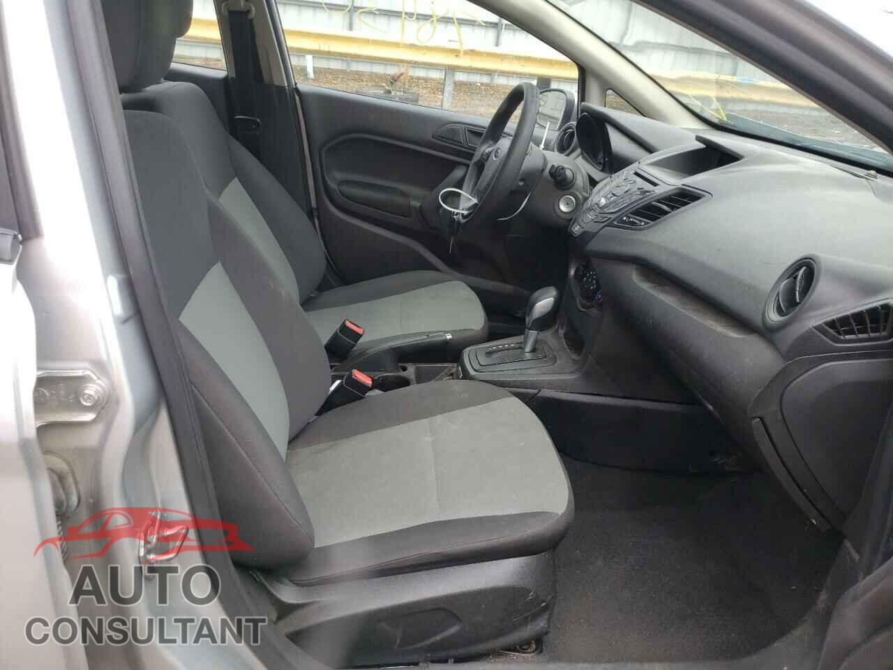 FORD FIESTA 2016 - 3FADP4AJ5GM133524