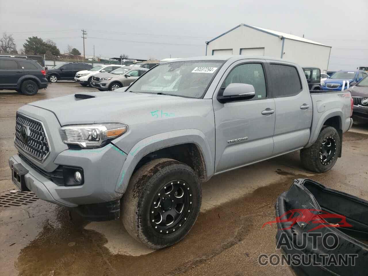 TOYOTA TACOMA 2018 - 3TMCZ5AN9JM152092