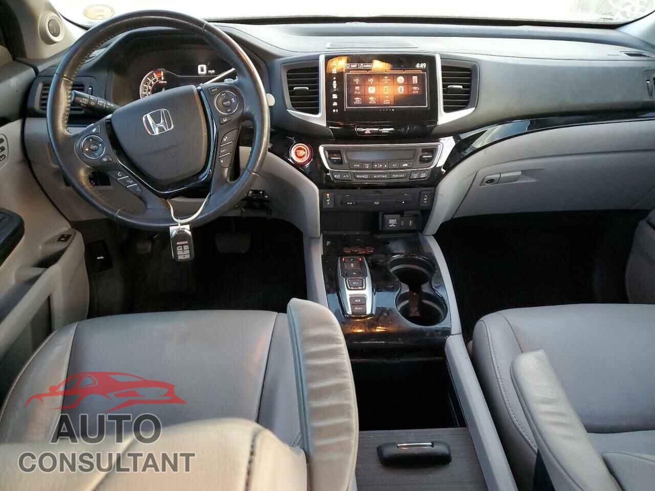 HONDA PILOT 2017 - 5FNYF6H93HB028637