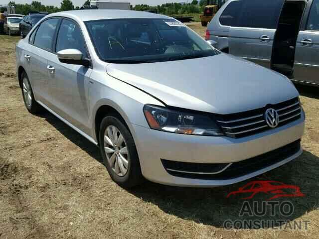 VOLKSWAGEN PASSAT 2015 - 1VWAT7A34FC002092