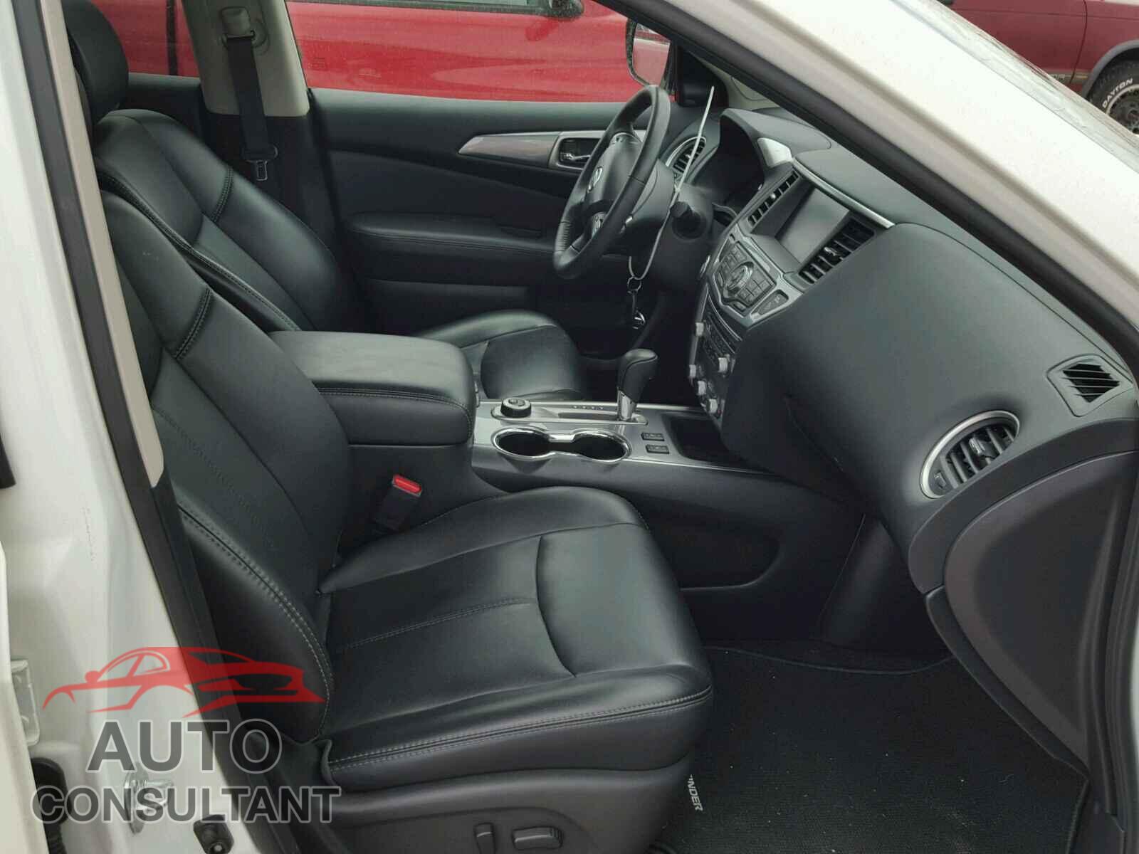 NISSAN PATHFINDER 2017 - 5N1DR2MM9HC605902