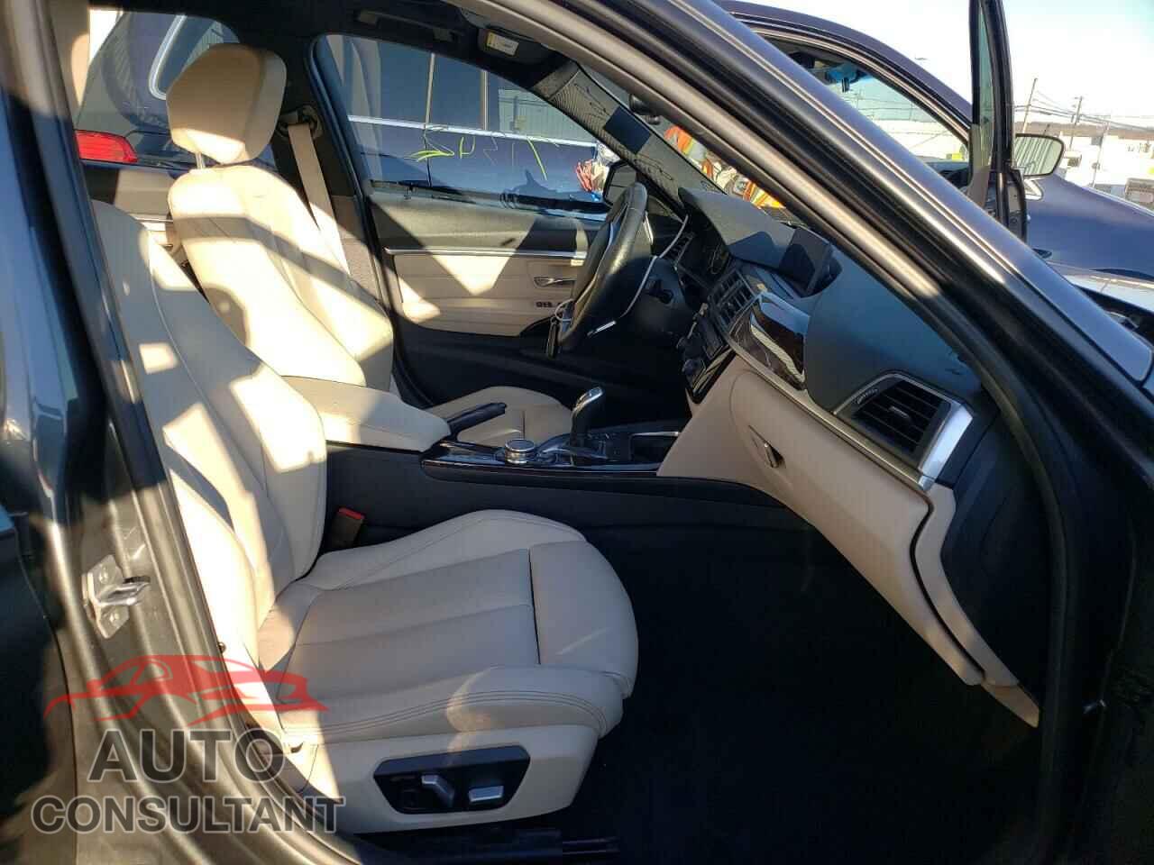 BMW 3 SERIES 2016 - WBA8E3G58GNU03032