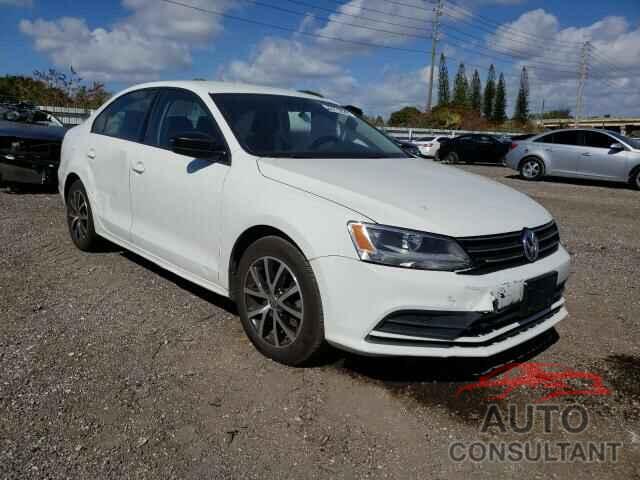 VOLKSWAGEN JETTA 2016 - 3VWD67AJ4GM295866