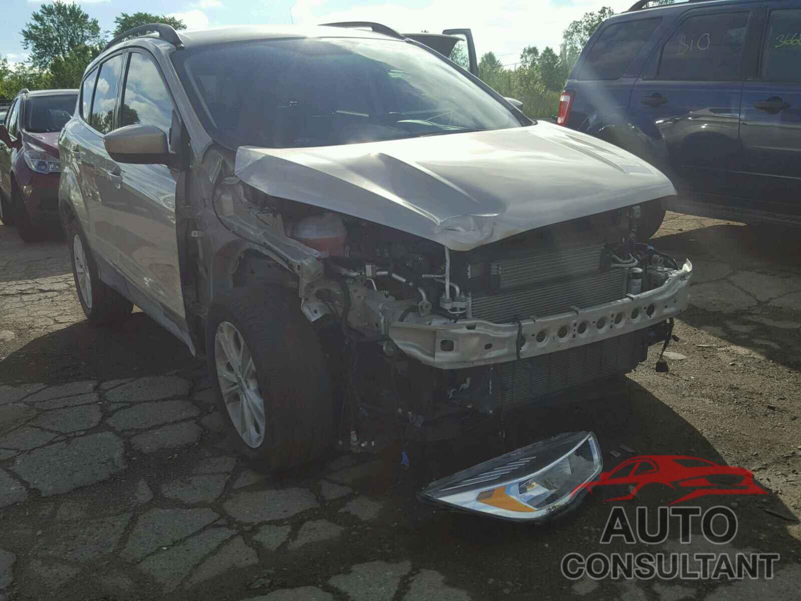 FORD ESCAPE 2018 - 1FMCU0GD6JUB10289