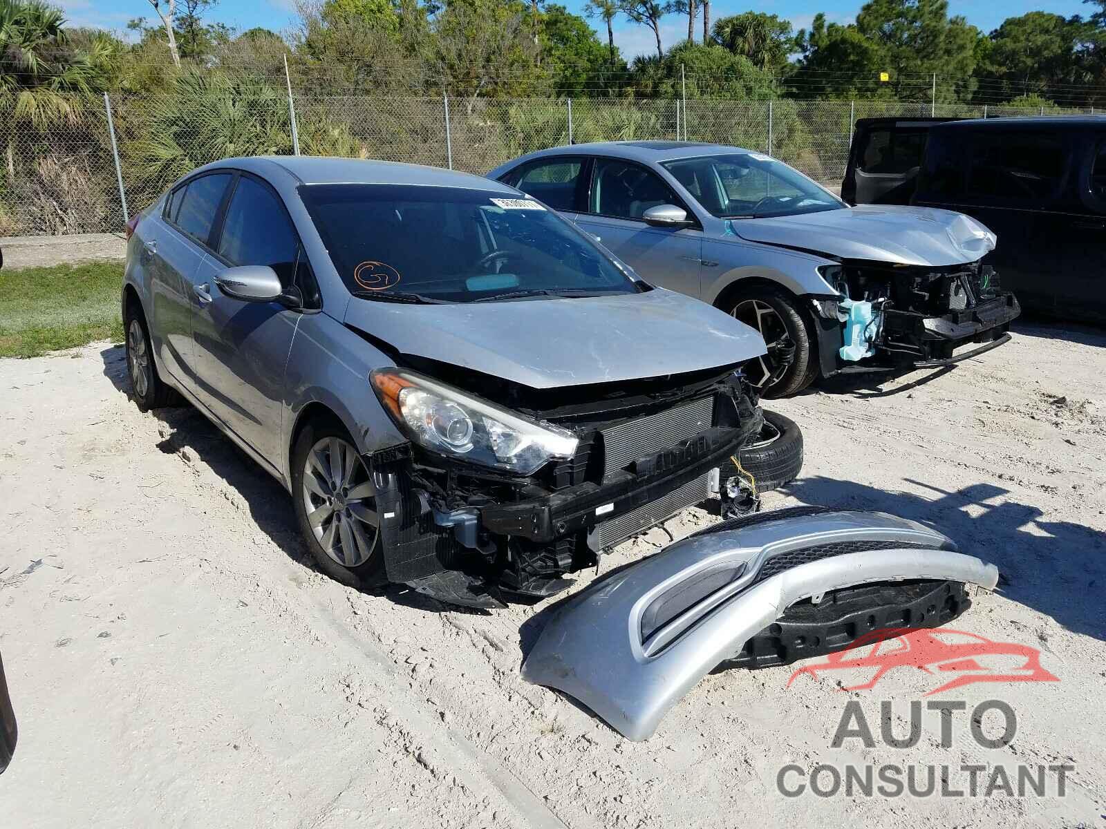 KIA FORTE 2016 - KNAFX4A61G5612573