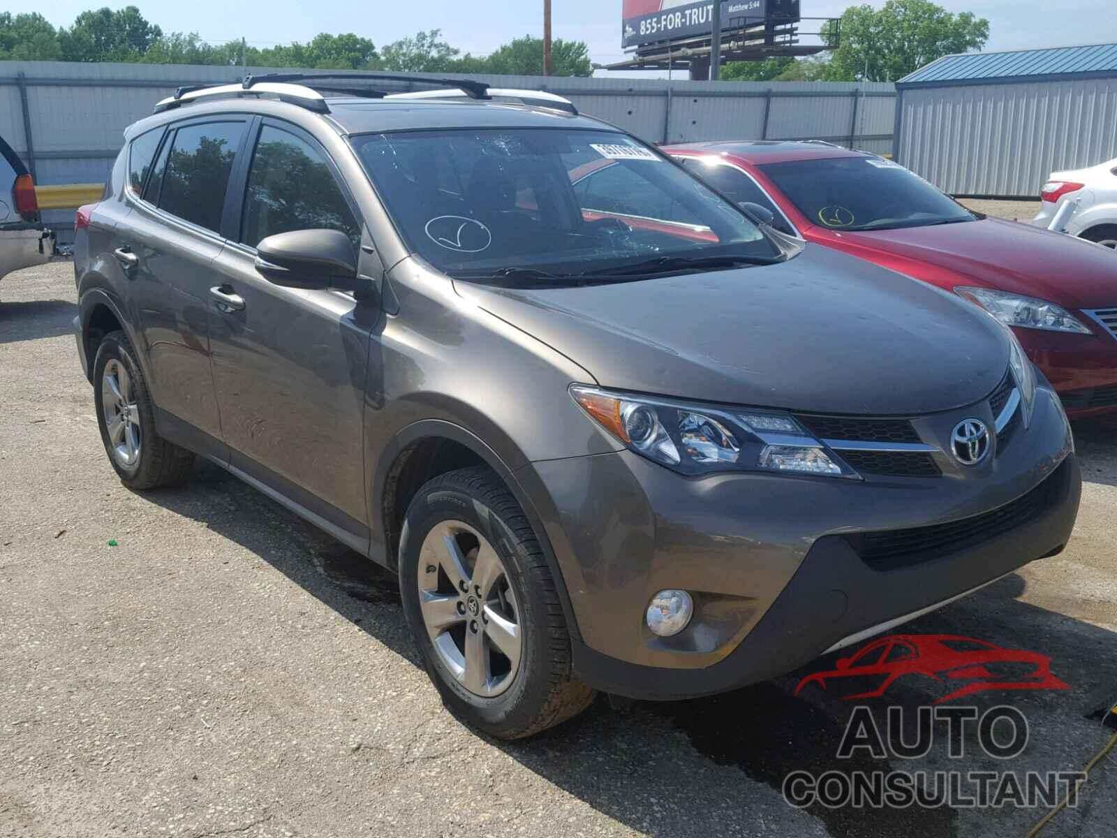 TOYOTA RAV4 XLE 2015 - JTMRFREV0FD096020