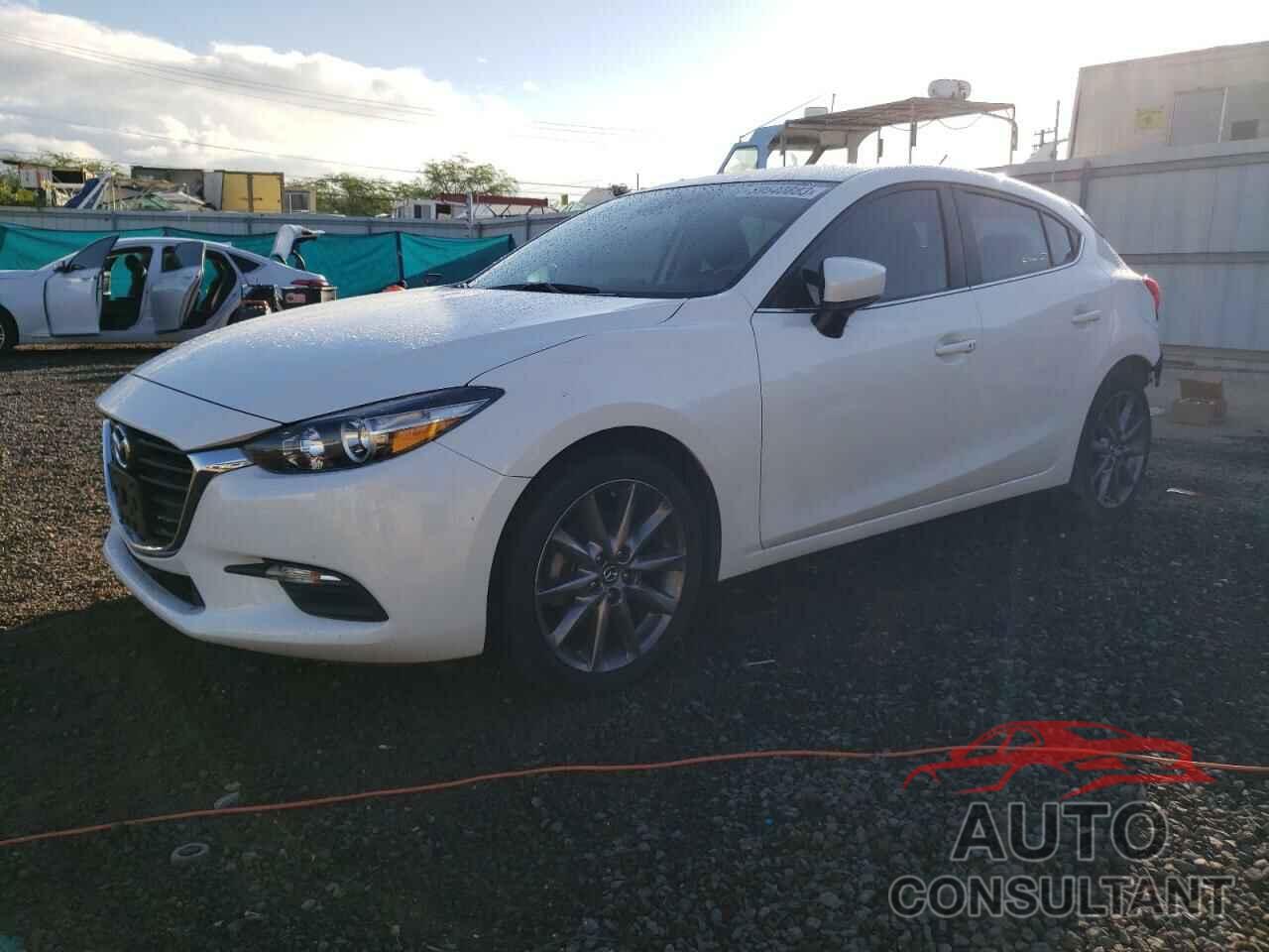 MAZDA 3 2018 - 3MZBN1L32JM194337