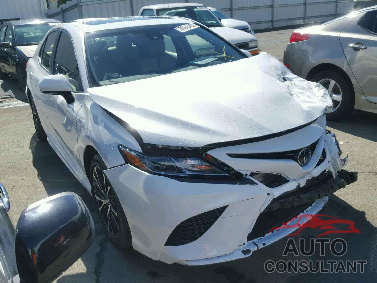 TOYOTA CAMRY 2018 - JTNB11HKXJ3055536