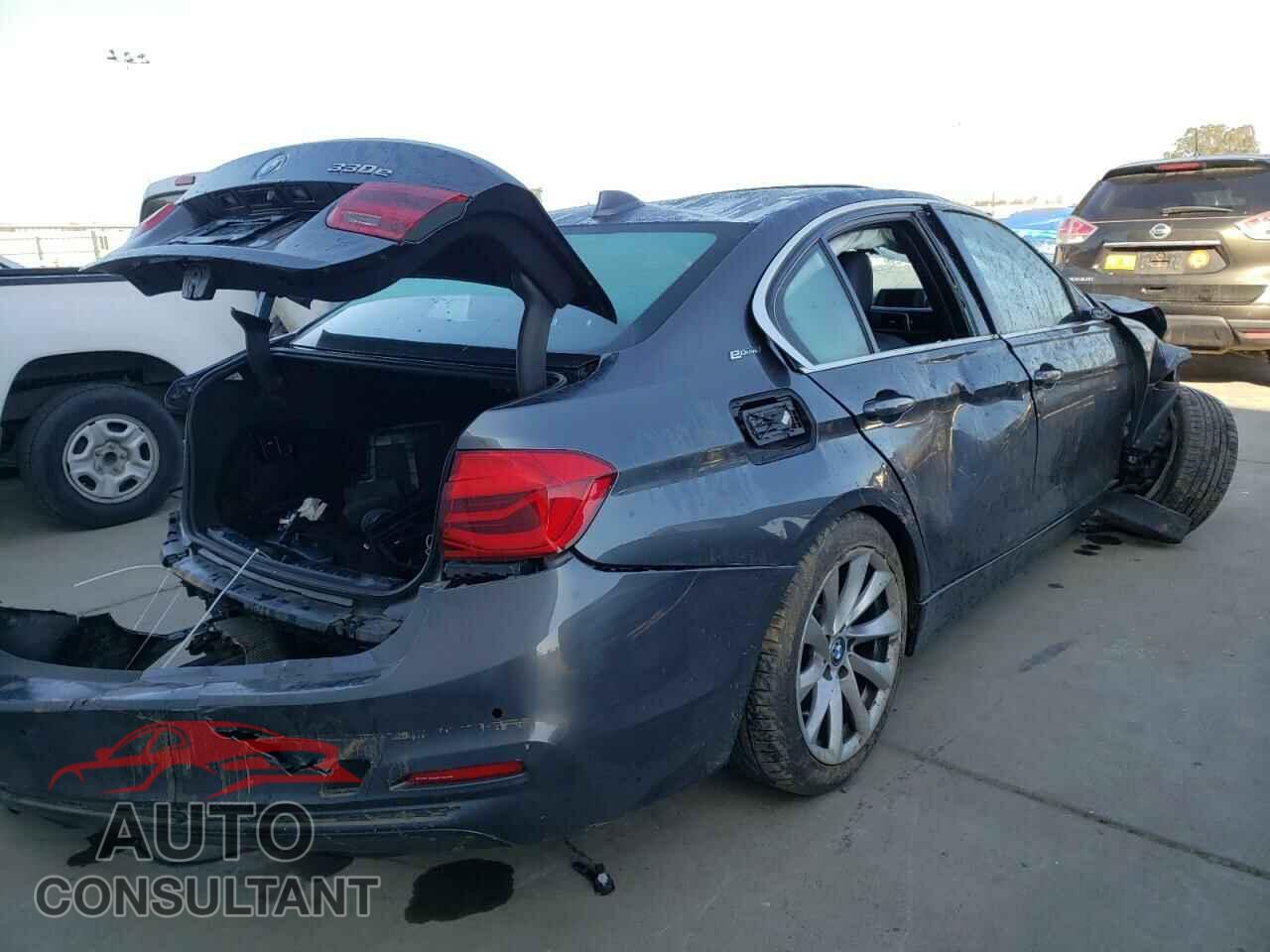BMW 3 SERIES 2017 - 3N1CP5DV2LL563735