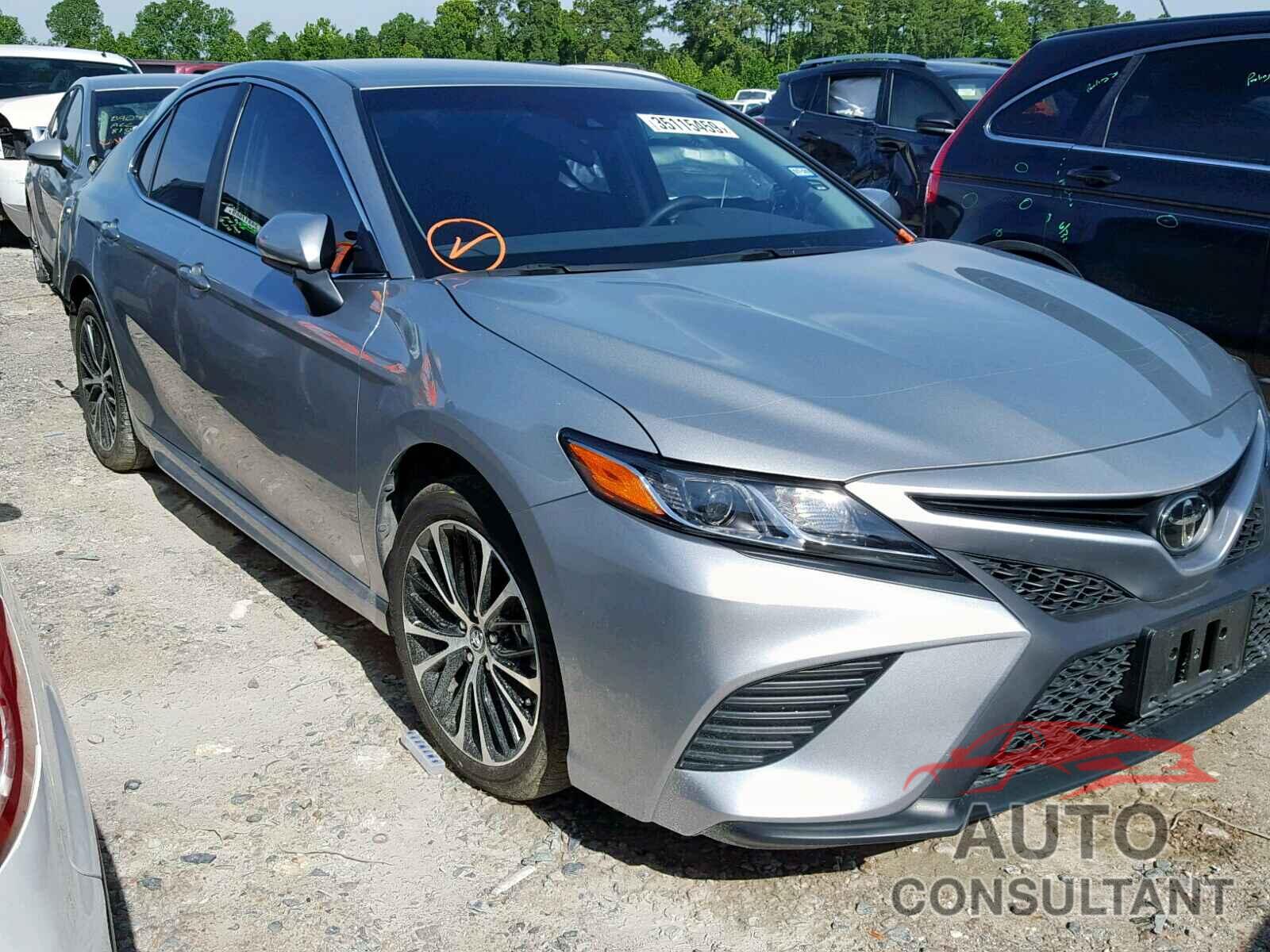 TOYOTA CAMRY 2018 - 4T1B11HKXJU633953