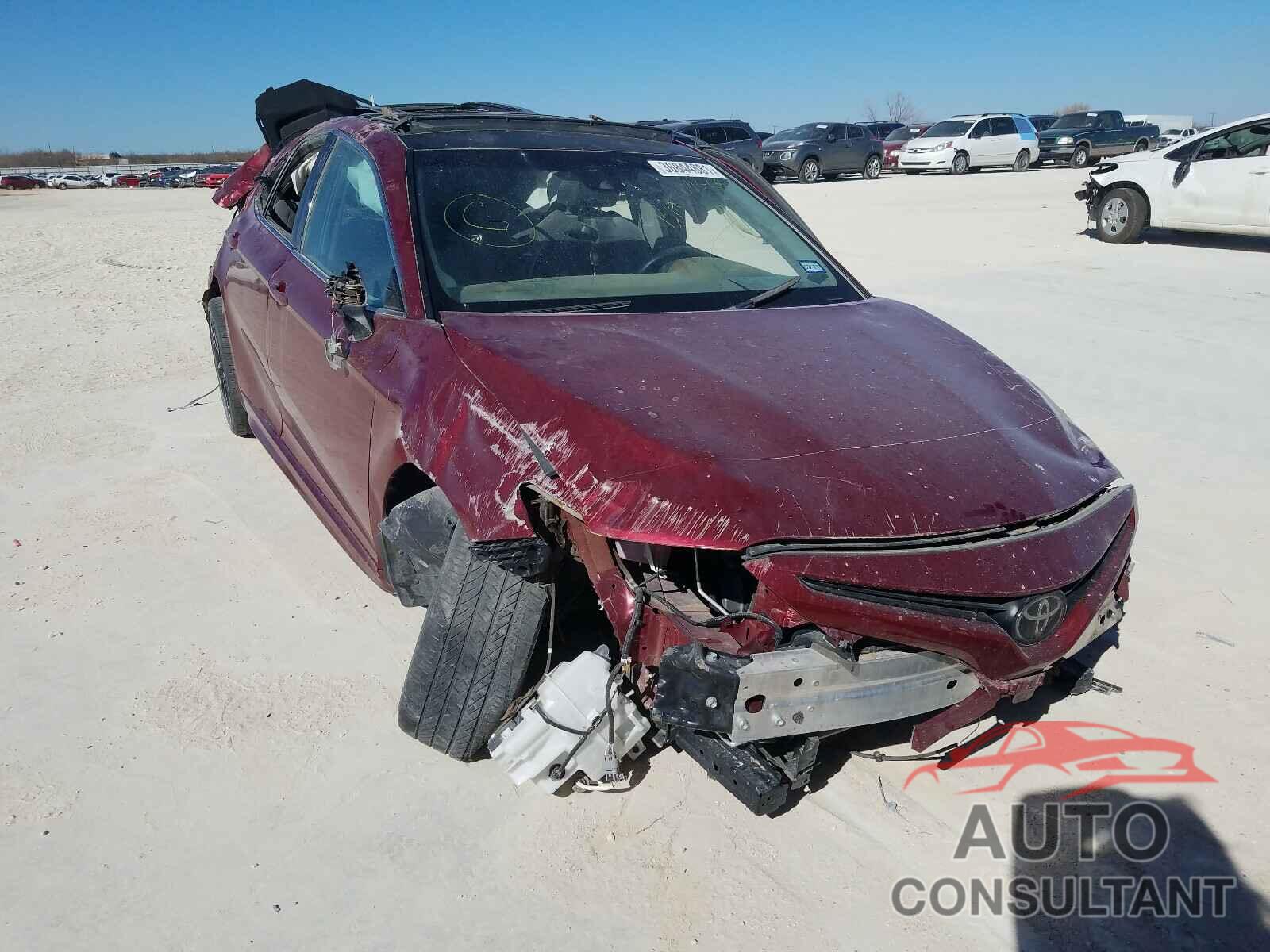 TOYOTA CAMRY 2018 - 4T1B61HKXJU570578
