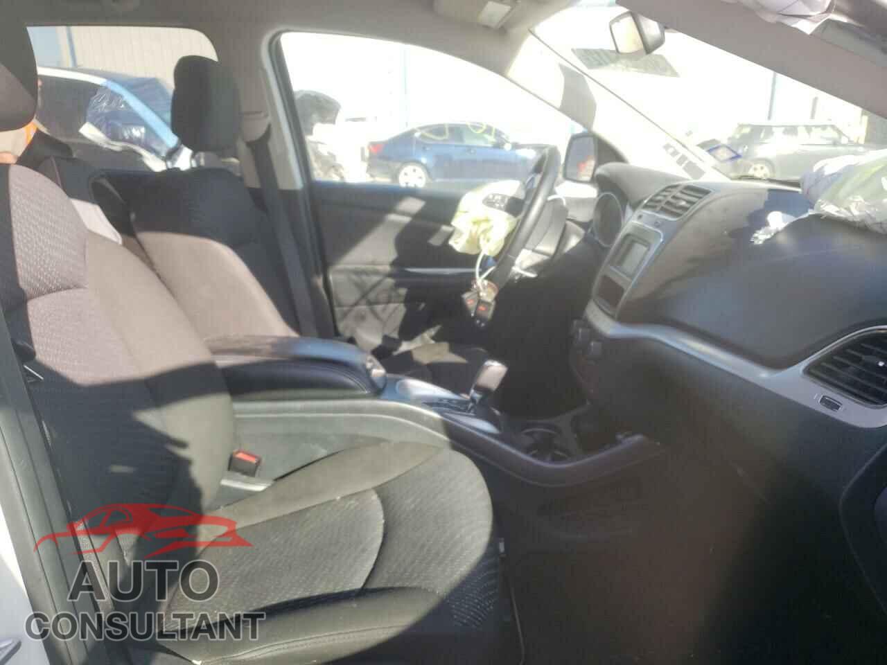 DODGE JOURNEY 2019 - 3C4PDCBB2KT718982