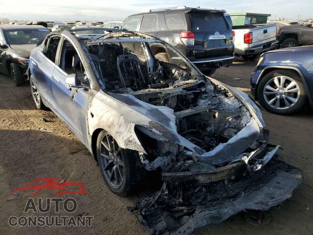 TESLA MODEL 3 2018 - 5YJ3E1EA0JF030866