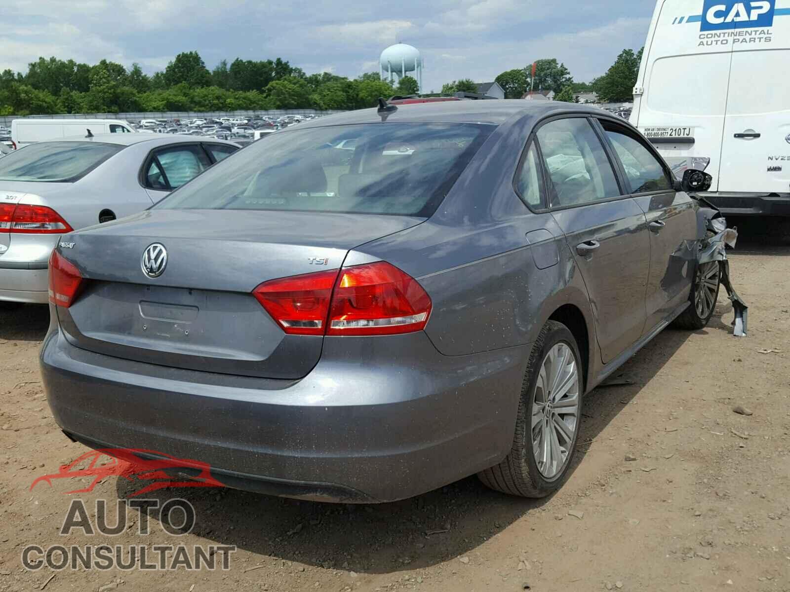VOLKSWAGEN PASSAT 2015 - 1VWAT7A38FC007652