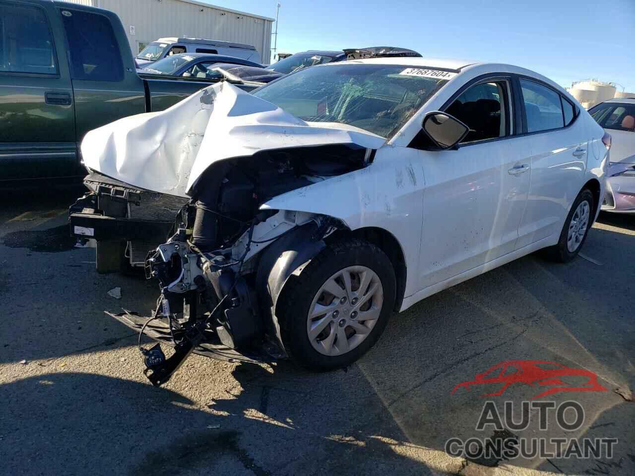 HYUNDAI ELANTRA 2018 - 5NPD74LF2JH238764