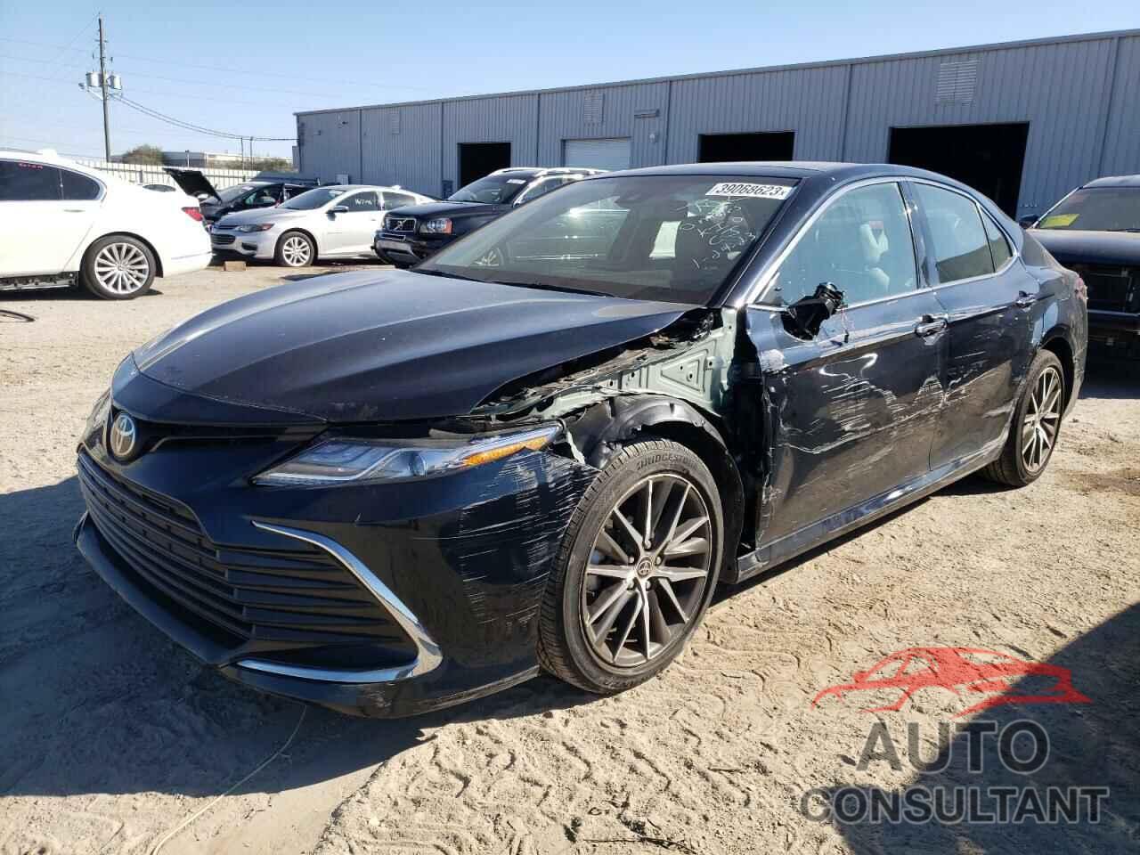 TOYOTA CAMRY 2021 - 4T1F11AK5MU452646