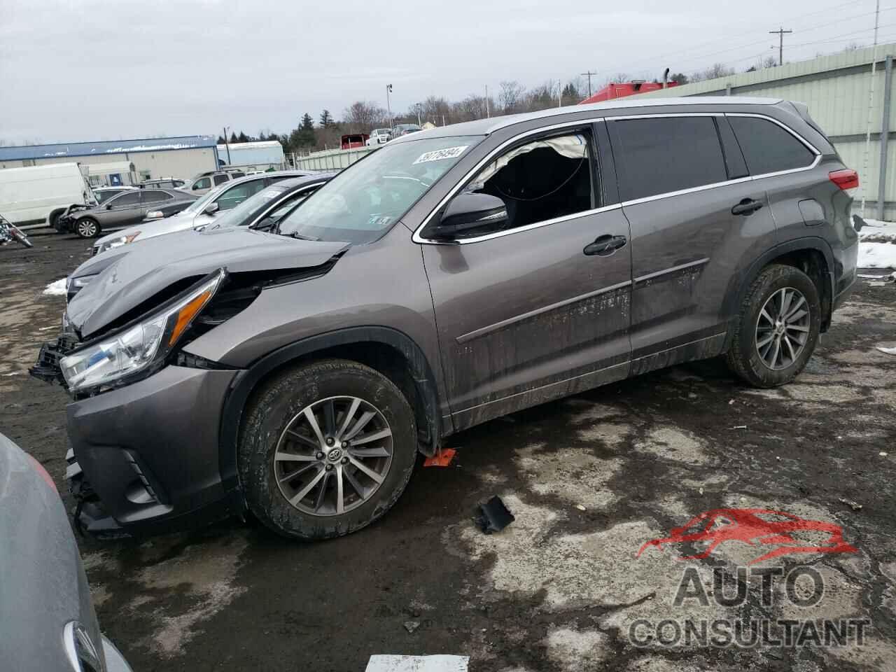 TOYOTA HIGHLANDER 2018 - 5TDJZRFH0JS547456