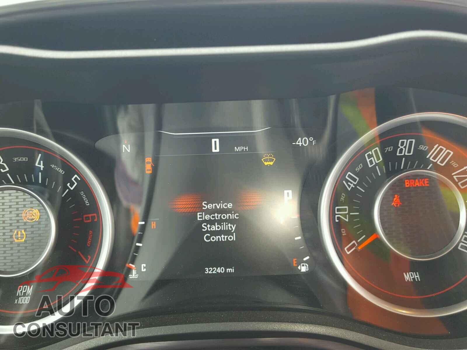 DODGE CHALLENGER 2015 - 2C3CDZBTXFH892893