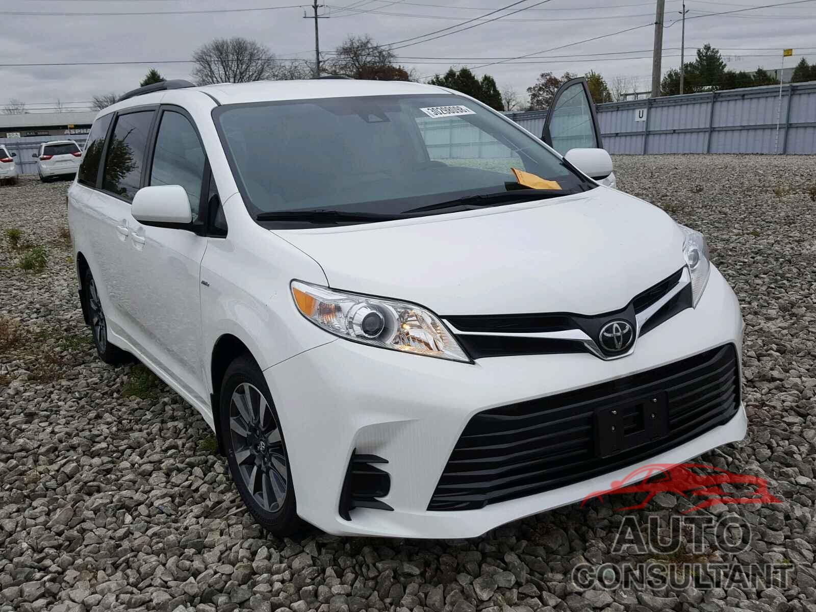 TOYOTA SIENNA 2018 - 5TDJZ3DC5JS191607