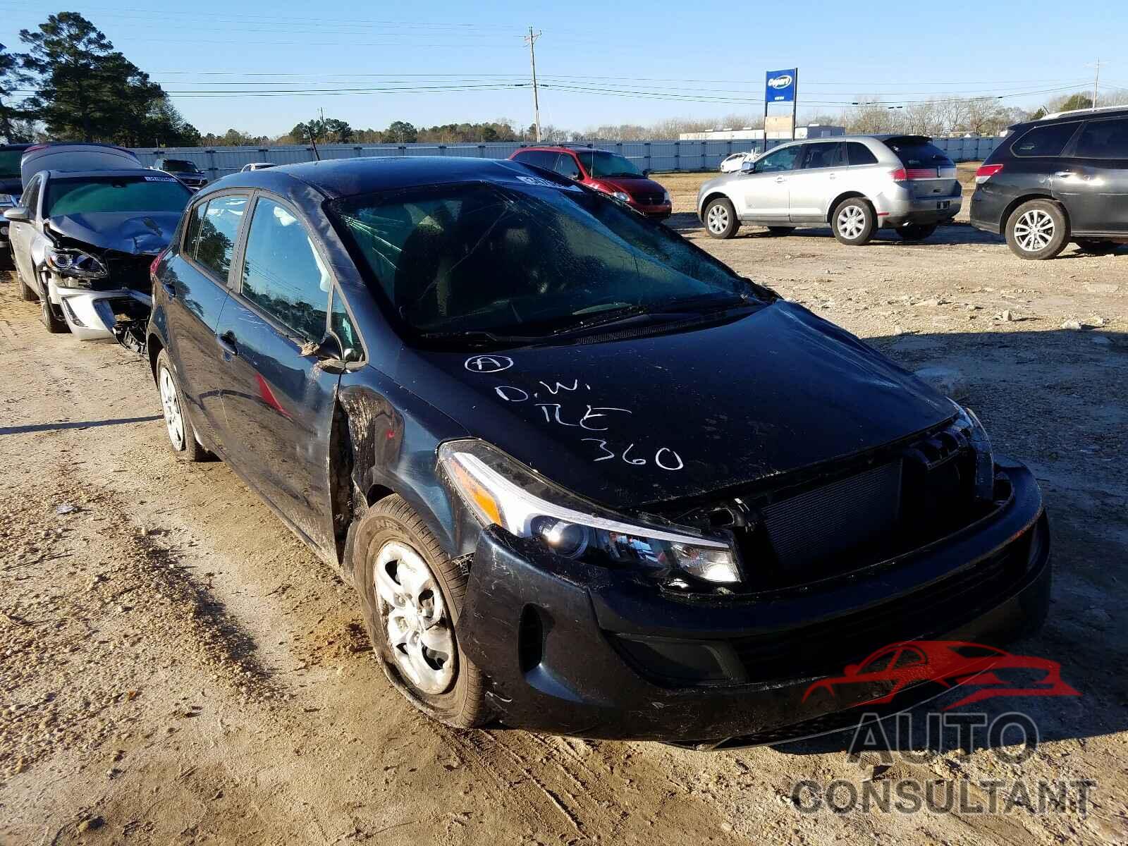KIA FORTE 2017 - KNAFK5A8XH5686453