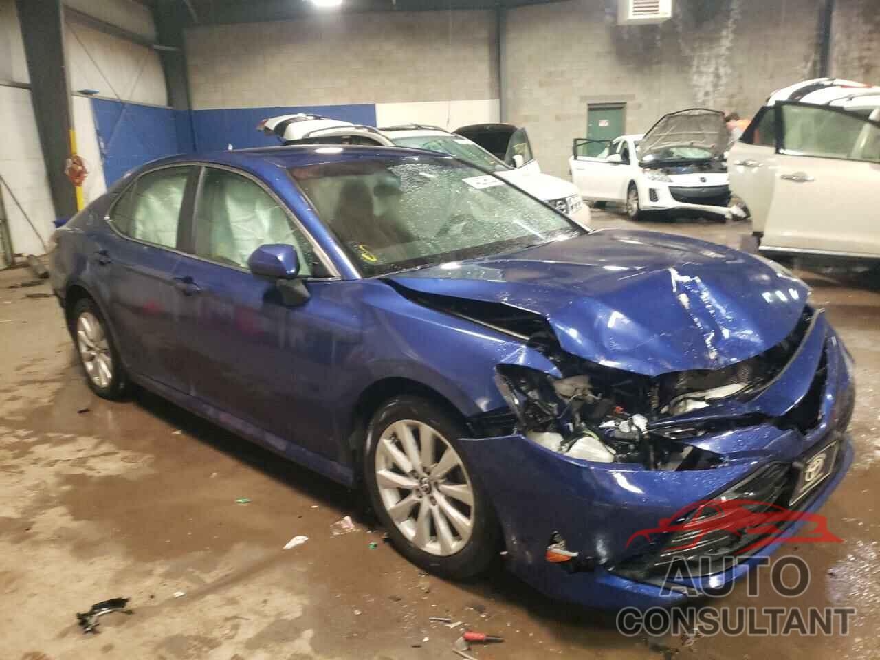 TOYOTA CAMRY 2018 - 4T1B11HK1JU576073