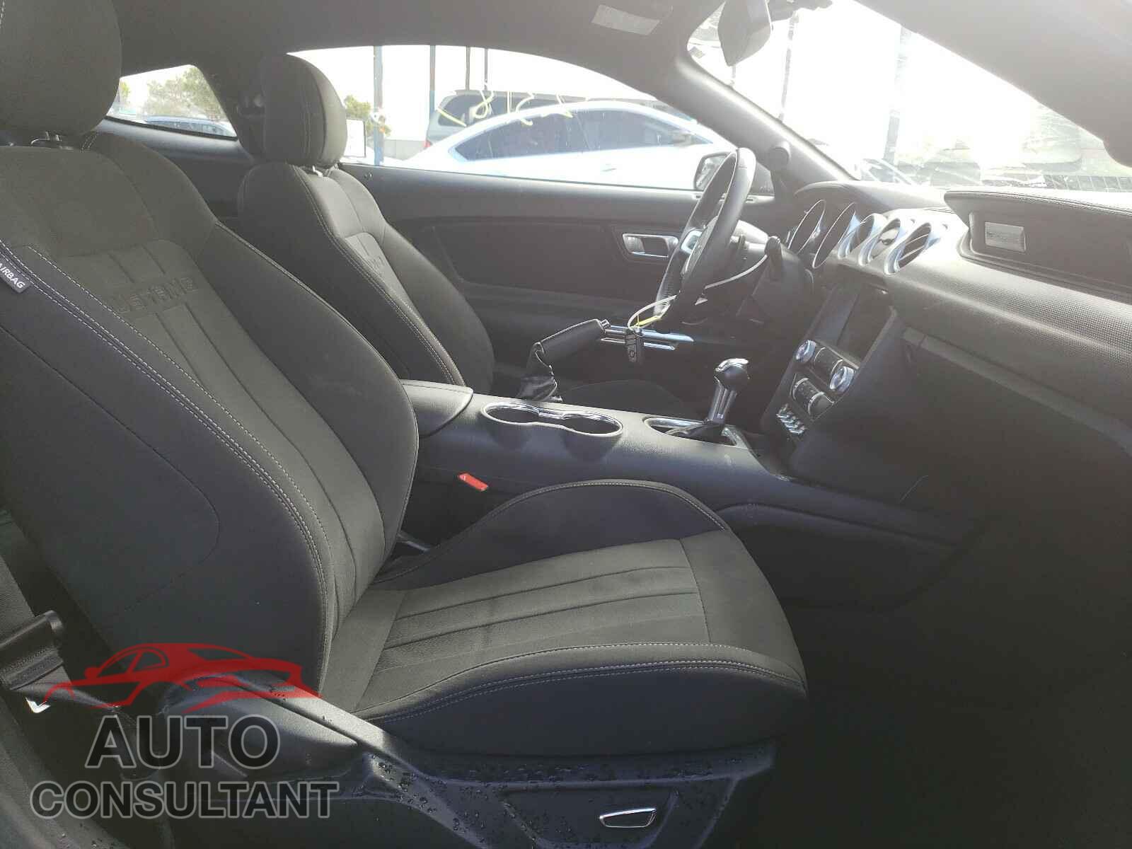 FORD MUSTANG 2018 - 1FA6P8TH5J5138200