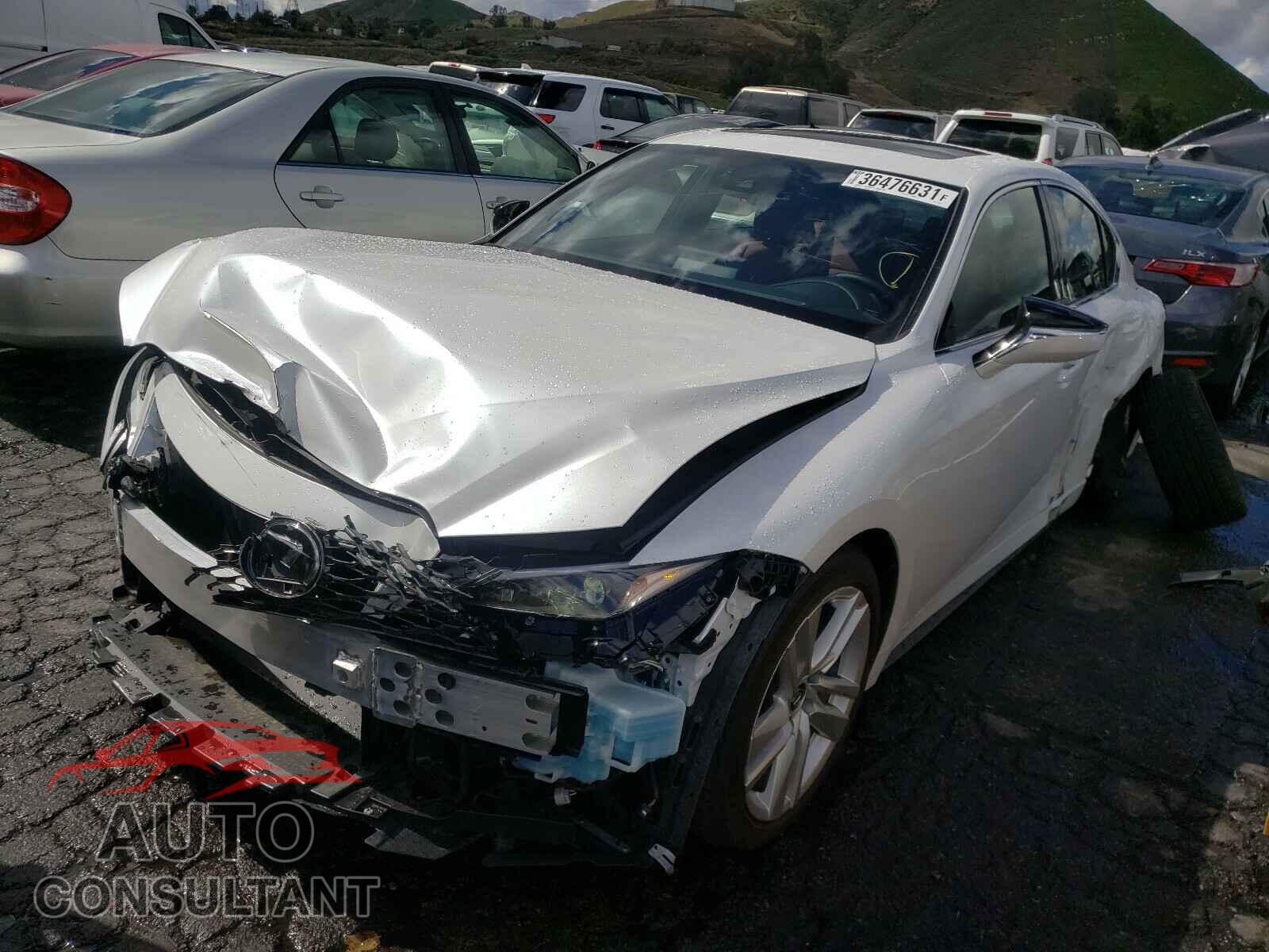 LEXUS IS 2021 - JTHCA1D23M5111340
