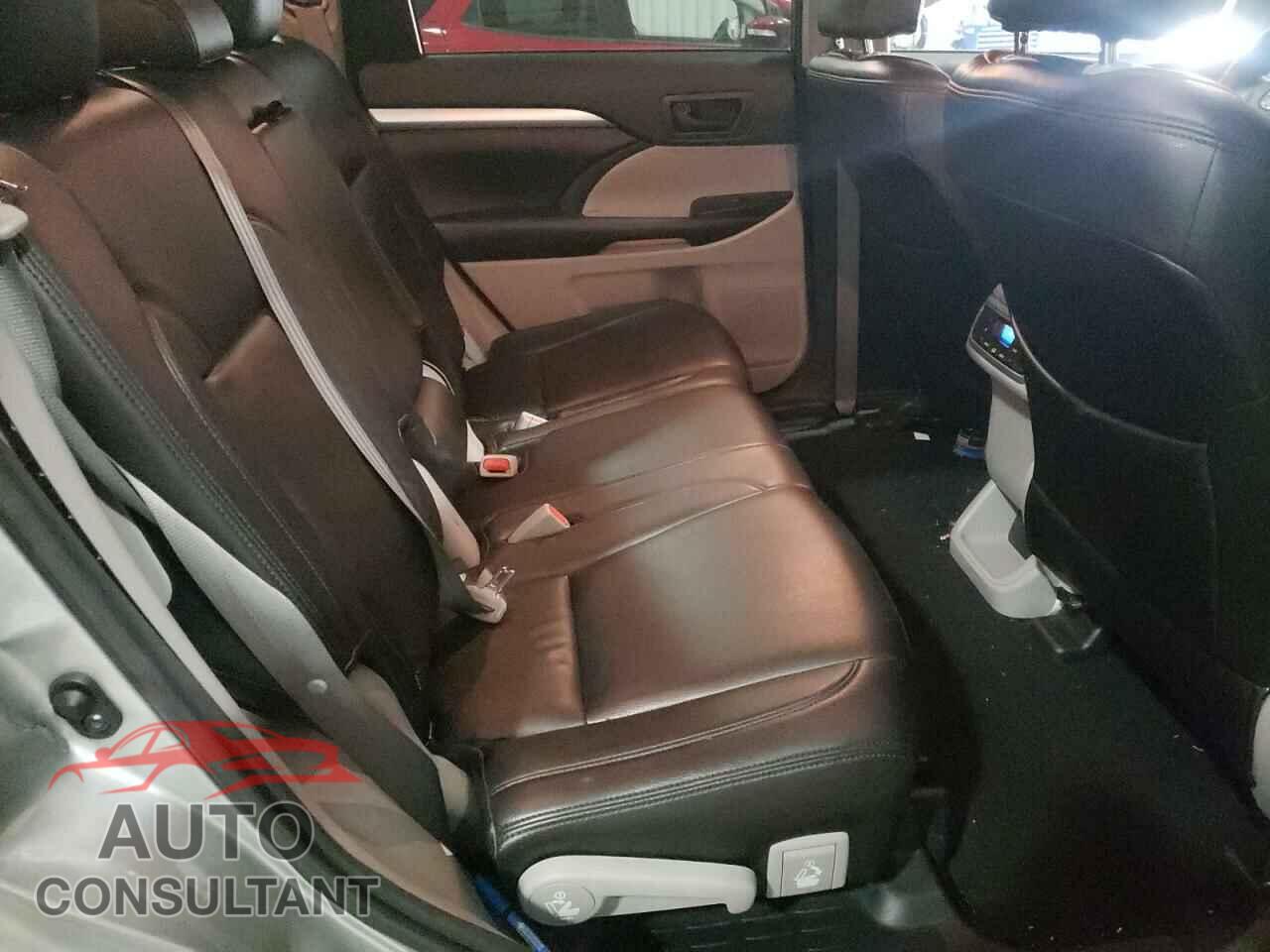 TOYOTA HIGHLANDER 2017 - 5TDZZRFH6HS211307