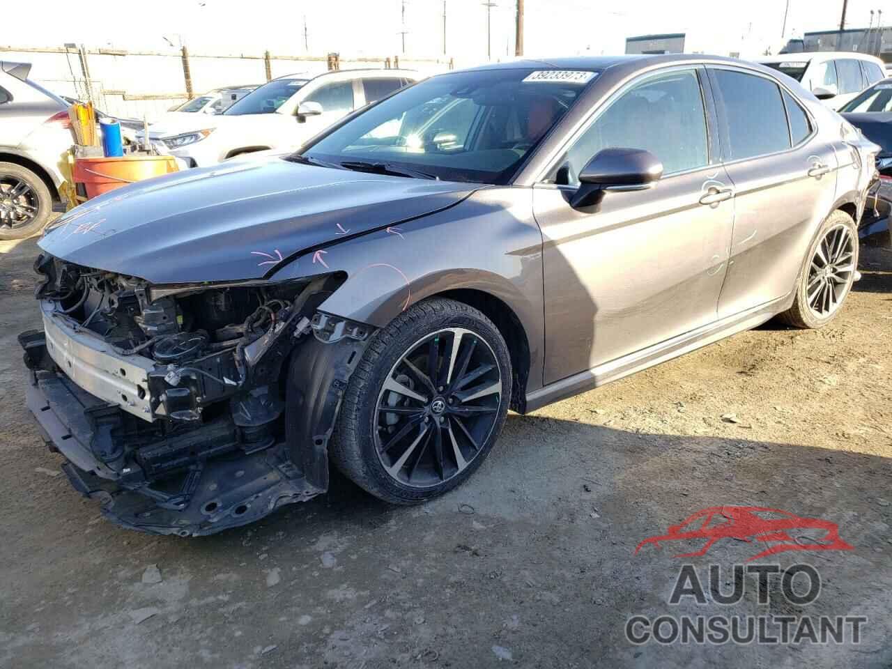 TOYOTA CAMRY 2018 - 4T1B61HK7JU089669